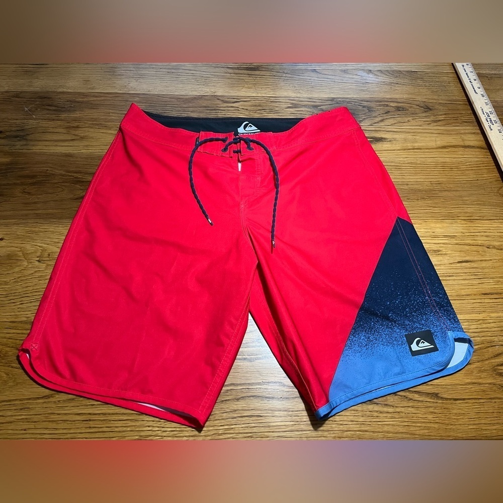 Quiksilver Men's Dry Flight Technology Swim Board Shorts Size 34